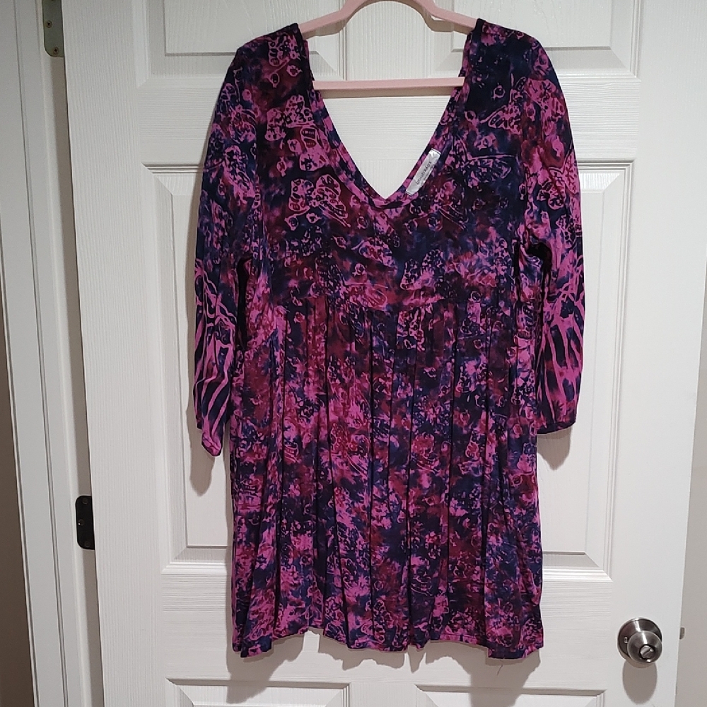 Lotustraders V-Neck Batik Tunic in Pink and Navy